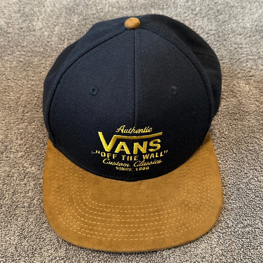 VANS Snapback Hat with Suede brim